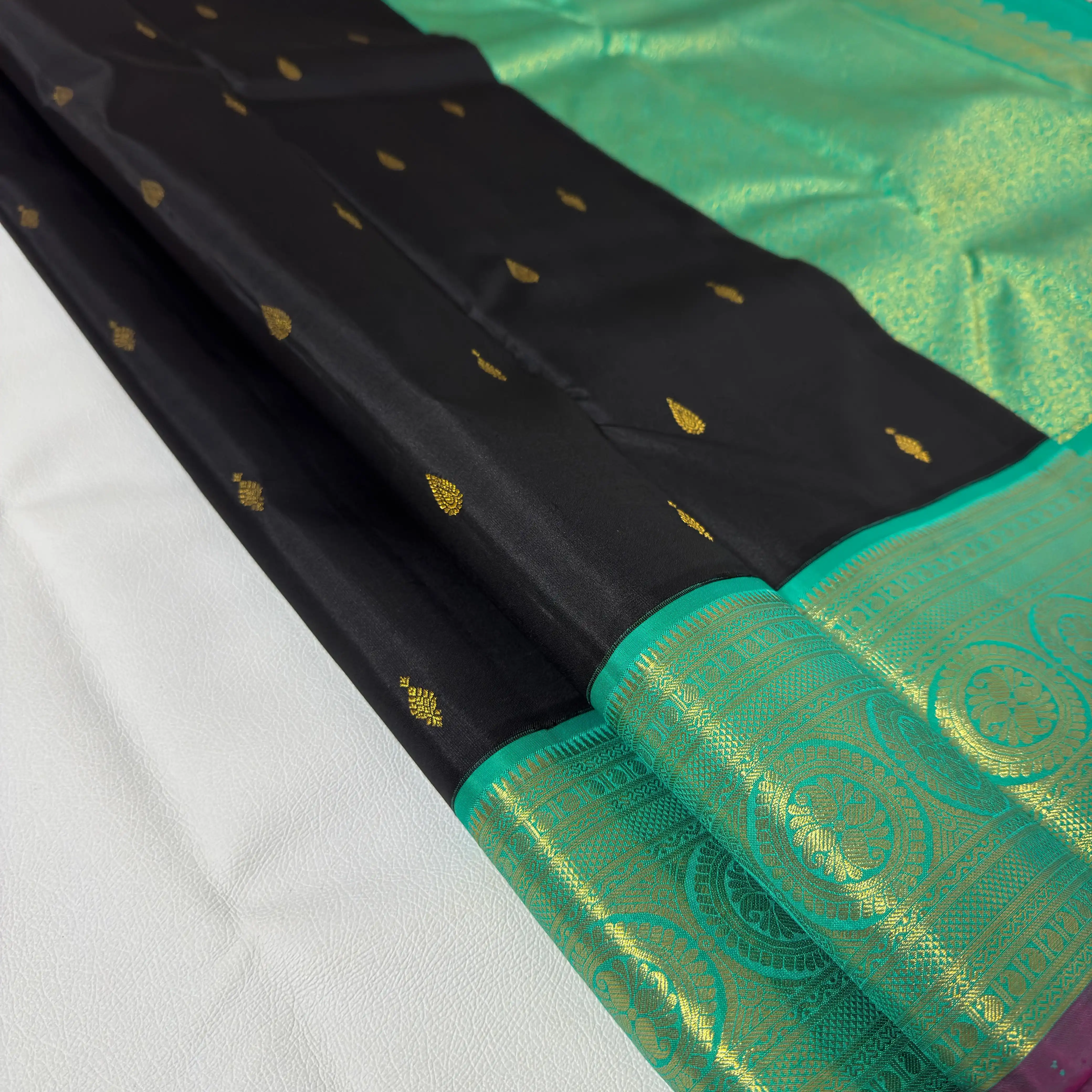 Teal Gold Butti Kanchipuram Bridal Silk Saree